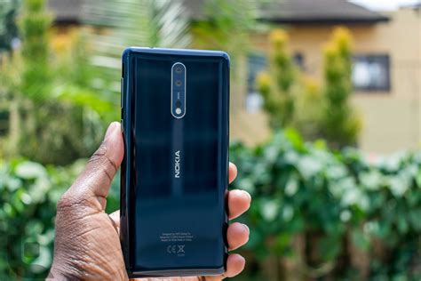 Nokia 8 .
